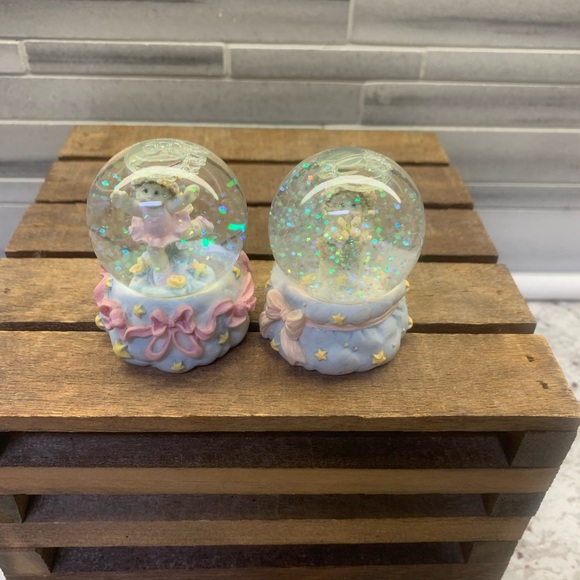 Set of Two Vintage Dreamsicle Cherub Mini Snow Globes - Picture 2 of 6
